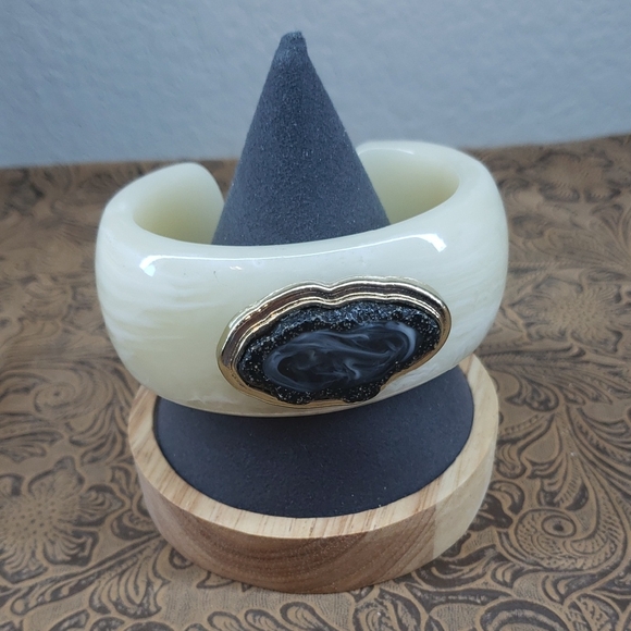 Vintage Jewelry - Vintage Super Chunky Lucite Faux Agate Cuff Bracelet